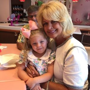 Meet your Posher, Brenda